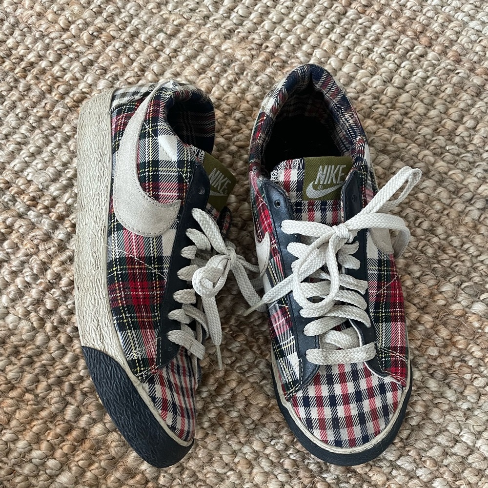 Nike plaid sneakers